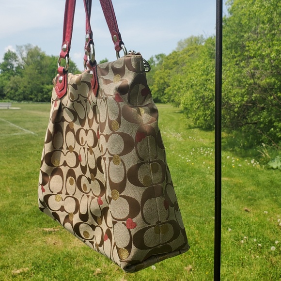 ♻️DONATED ♻️ Coach (Heart) Poppy Handbag - Picture 8 of 13